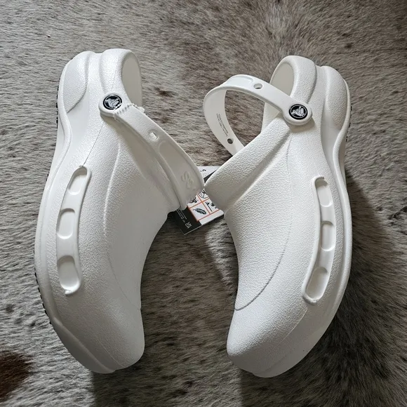 CROCS Bistro UNISEX Clogs Work Shoes In White Women's Size 10 (Men 8) NEW