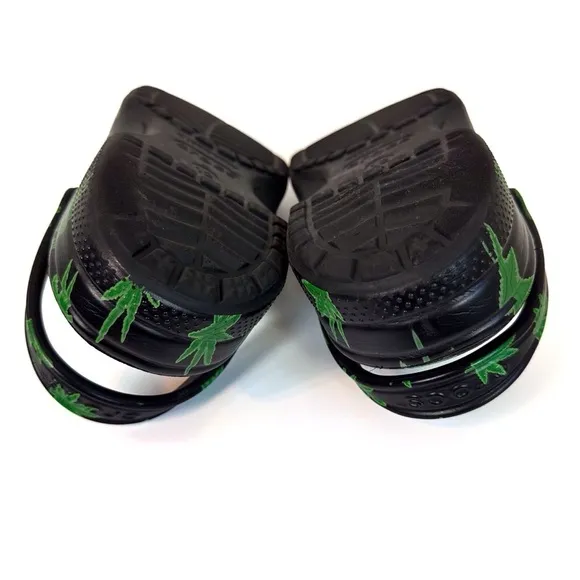 CROCS Classic Hemp Leaf Clog Men’s Size 12 with Jibbitz Charms – Limited Edition