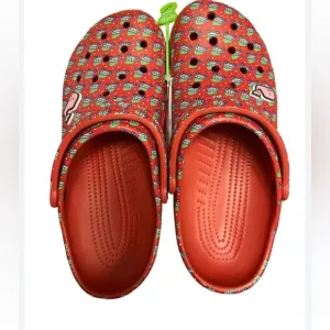 Crocs  Classic Vineyard Vines Holiday Clog. NWT