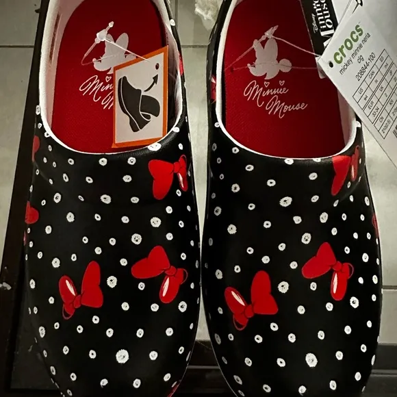 Crocs Kids Minnie Mouse Black and Red Shoes NEW size W4 EUR 33-34