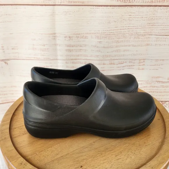 Crocs Neria Pro Black Work Clogs