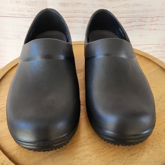 Crocs Neria Pro Black Work Clogs