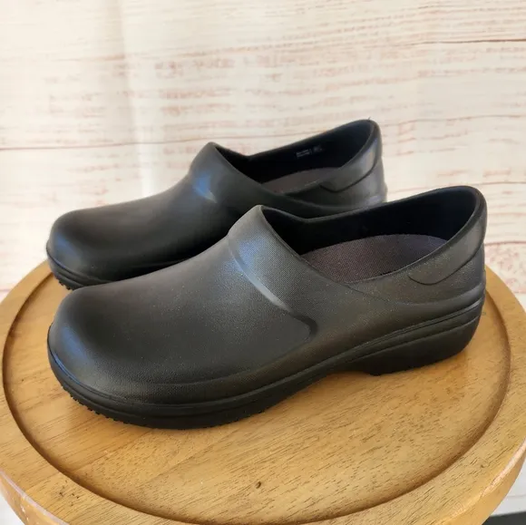 Crocs Neria Pro Black Work Clogs