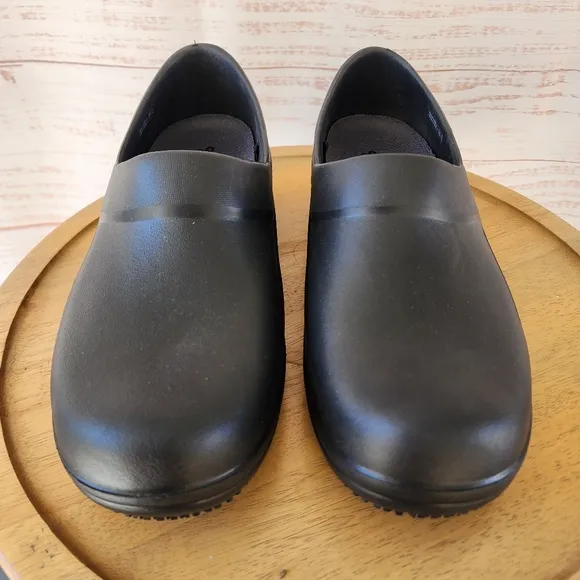 Crocs Neria Pro Black Work Clogs