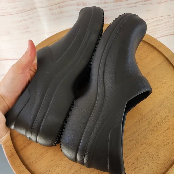 Crocs Neria Pro Black Work Clogs