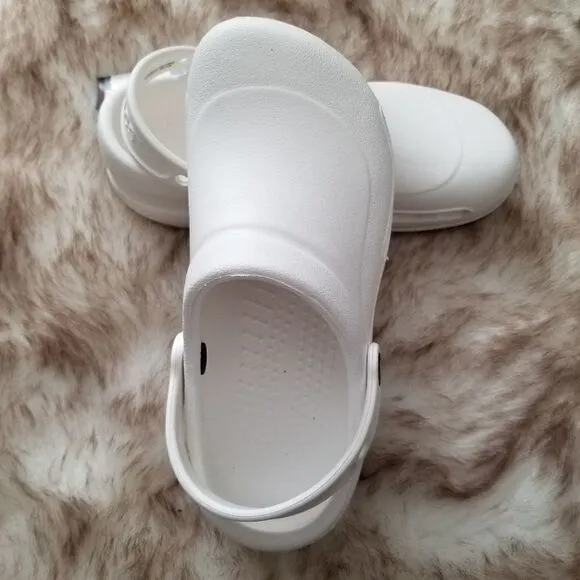 CROCS Specialist II Women's Clogs Work Shoes in White (no vents) NEW