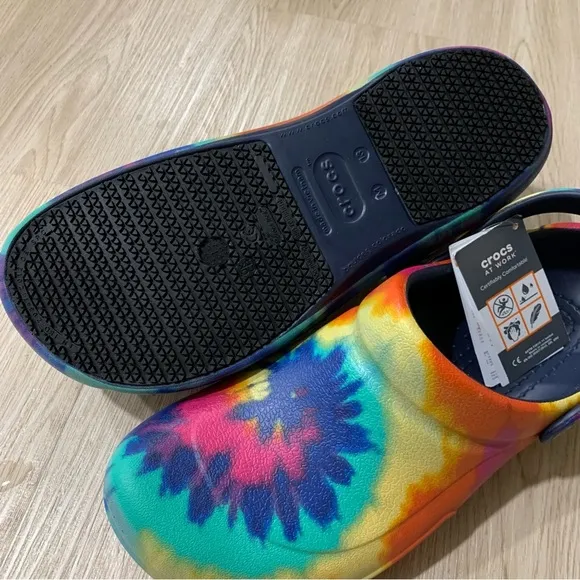Crocs tie dye bistro work clog NWT