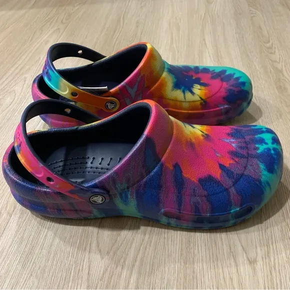Crocs tie dye bistro work clog NWT