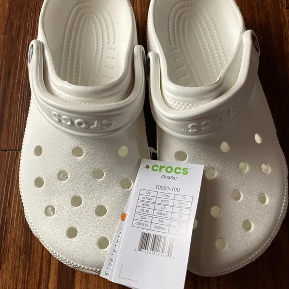 Crocs Unisex Classic Clog - White womens 9/mens 7