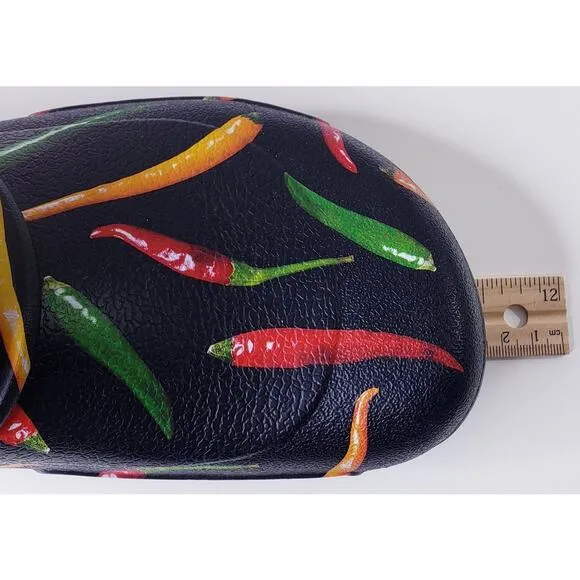 CROCS UNISEX HOT CHILI PEPPERS Bistro Graphic Clogs Size Men's 7/Women's 9 VGUC