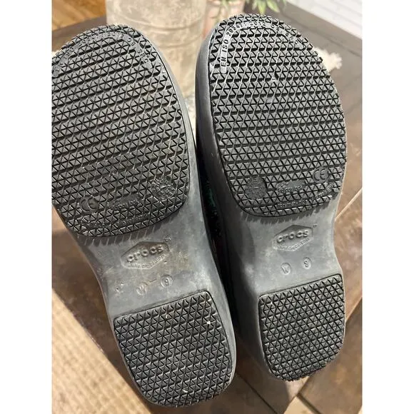 Crocs womens size 9 colorful clogs At Work