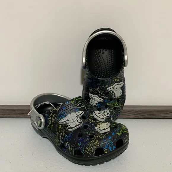 CROCS x Star Wars The Mandalorian The Child Clogs-Size c9 NWT