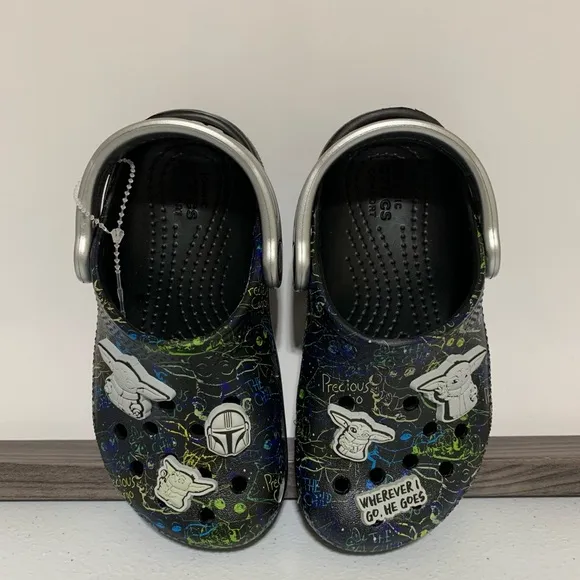CROCS x Star Wars The Mandalorian The Child Clogs-Size c9 NWT