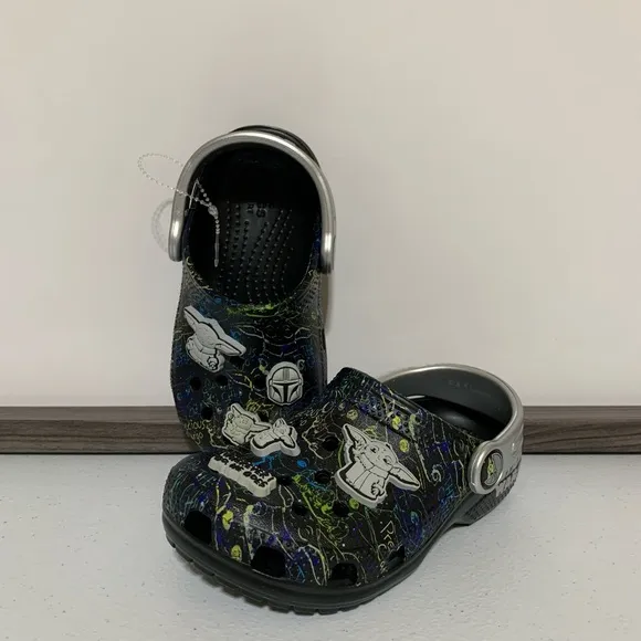 CROCS x Star Wars The Mandalorian The Child Clogs-Size c9 NWT