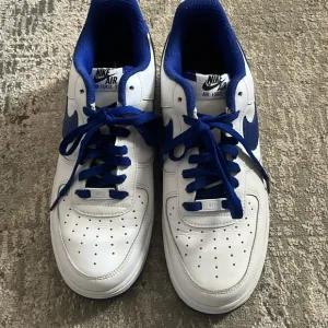 Customized Ladies Nike Air Force 1 low white with royal blue shoes EUC Sz 11 1.2