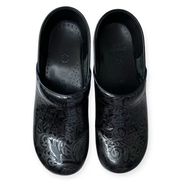 Dansko‎ Black Clogs Women’s Size 8.5