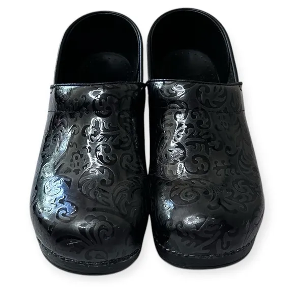 Dansko‎ Black Clogs Women’s Size 8.5