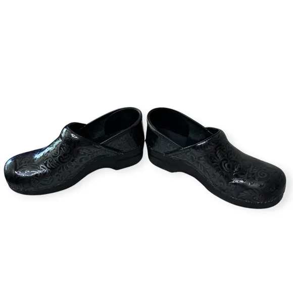 Dansko‎ Black Clogs Women’s Size 8.5