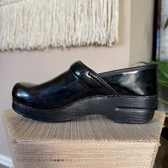 Dansko Black Iridescent Petrol Patent Professional Clogs Size 39