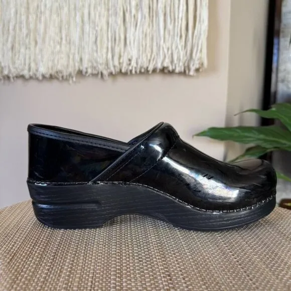 Dansko Black Iridescent Petrol Patent Professional Clogs Size 39