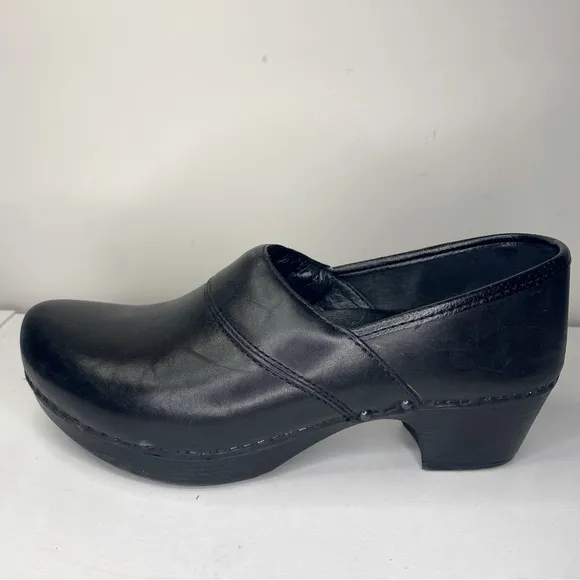 Dansko Black Nursing Slip On Work Clogs Size 41 10.5 11