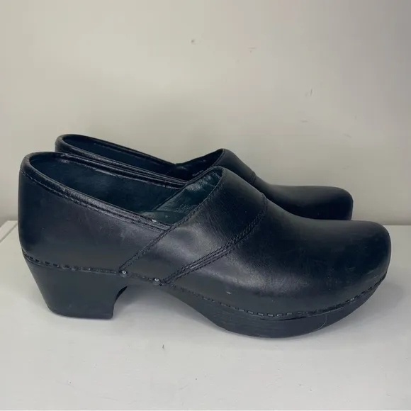 Dansko Black Nursing Slip On Work Clogs Size 41 10.5 11