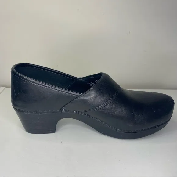 Dansko Black Nursing Slip On Work Clogs Size 41 10.5 11