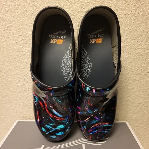 Dansko Black Paint Swirl XP 2.O Patent Clogs Size 41 (10½-11)