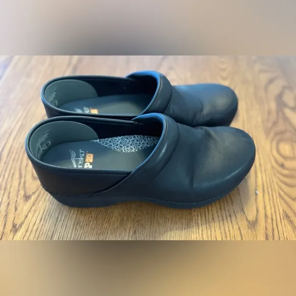 Dansko Black Professional Clogs size 39