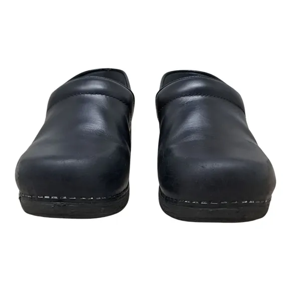 Dansko Black Professional Slip-On Clogs Size 40 Wide EU