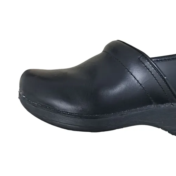 Dansko Black Professional Slip-On Clogs Size 40 Wide EU