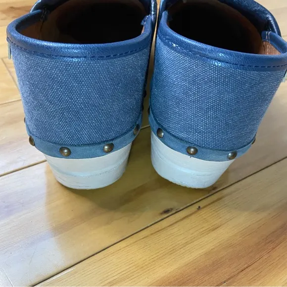 Dansko Blue Denim Clogs Womens 41 (9.5) Slip Resistant Work Shoes Made in Poland