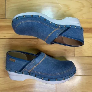 Dansko Blue Denim Clogs Womens 41 (9.5) Slip Resistant Work Shoes Made in Poland