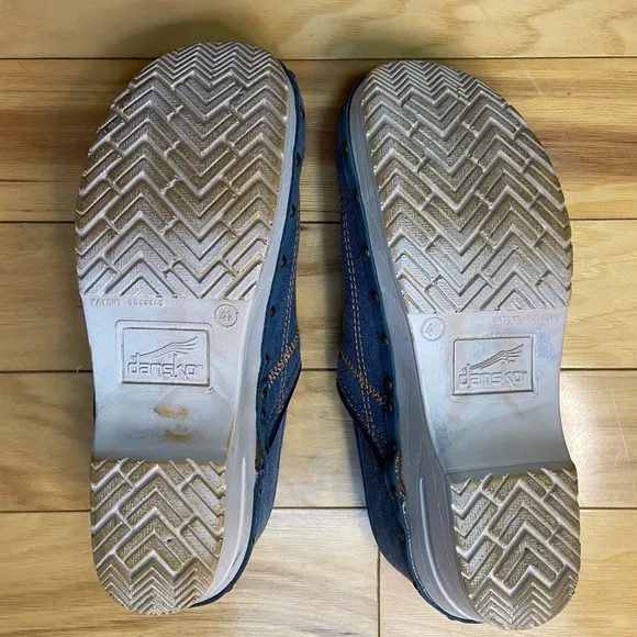 Dansko Blue Denim Clogs Womens 41 (9.5) Slip Resistant Work Shoes Made in Poland