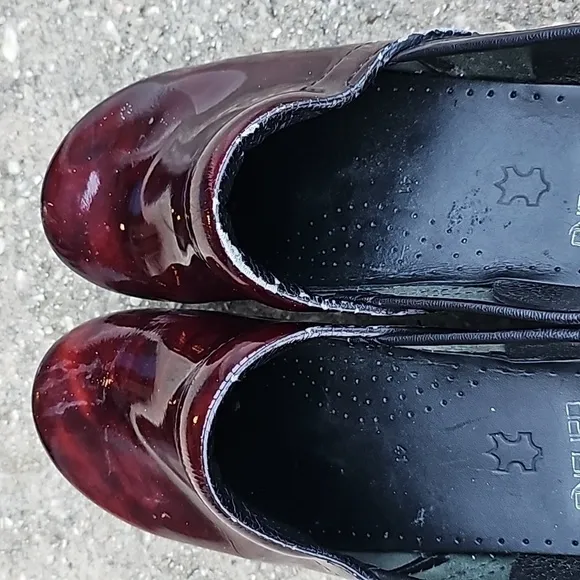 DANSKO Burgundy Red Patent LeatherComfort Professional Clogs Size 41 (10…