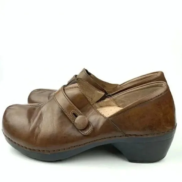 Dansko clogs size 38 7.5-8 Brown leather button