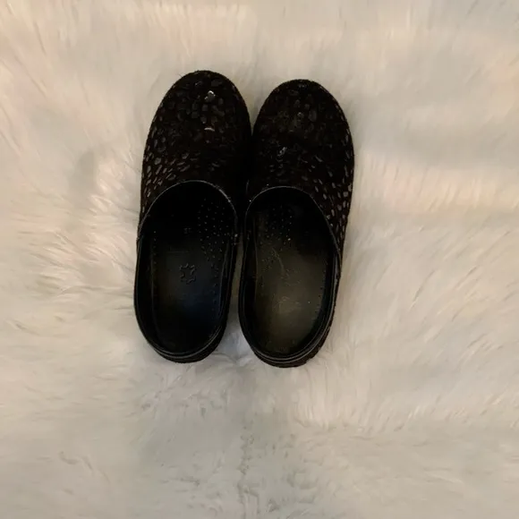Dansko closed back clogs - Size 38 - Black velvet Subtle Animal Print