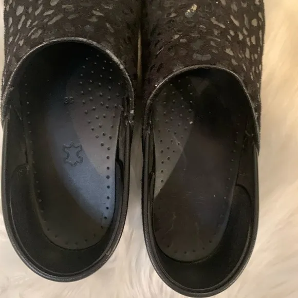 Dansko closed back clogs - Size 38 - Black velvet Subtle Animal Print