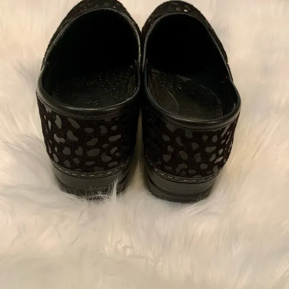 Dansko closed back clogs - Size 38 - Black velvet Subtle Animal Print