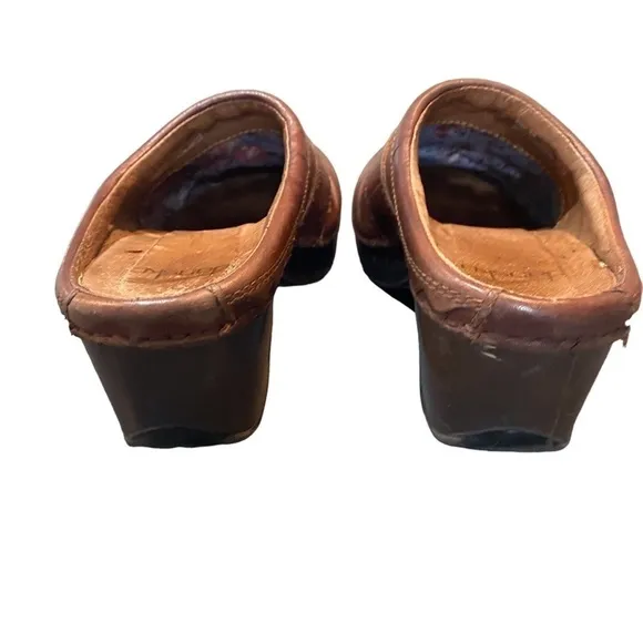 Dansko Dark Brown Work Clogs l Women’s Size 7.5 Shoes