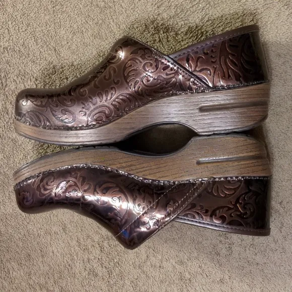 Dansko Embossed Clogs - Metallic Brown Women's 41 Euro (11 US)