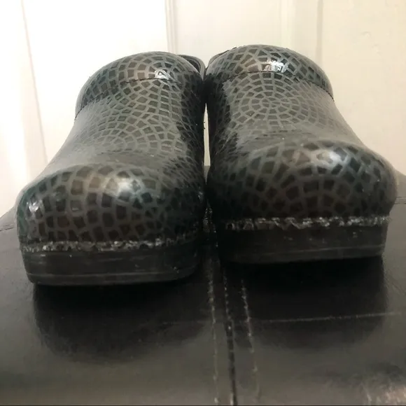 Dansko gray/black patent leather professional clog size 38