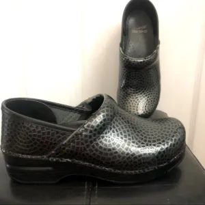 Dansko gray/black patent leather professional clog size 38