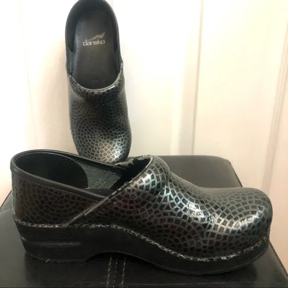 Dansko gray/black patent leather professional clog size 38