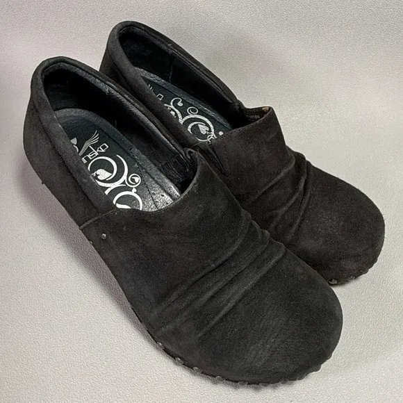 Dansko Harlow Burnished Black Suede Leather Studded Mule Clogs EU38