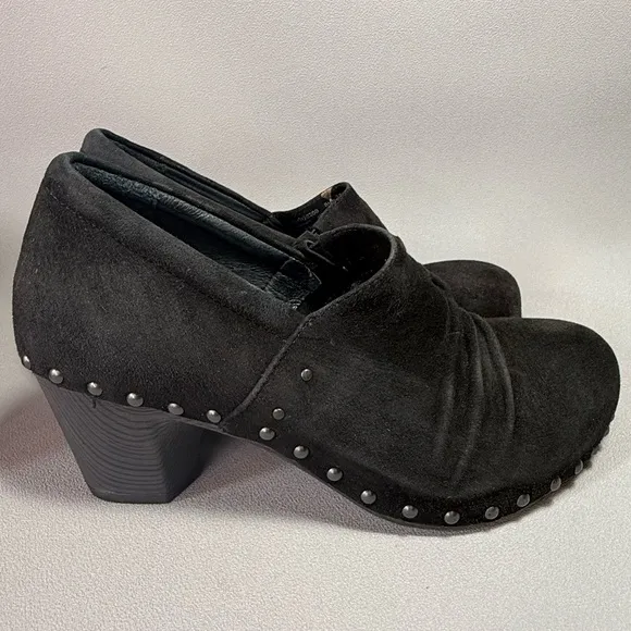 Dansko Harlow Burnished Black Suede Leather Studded Mule Clogs EU38