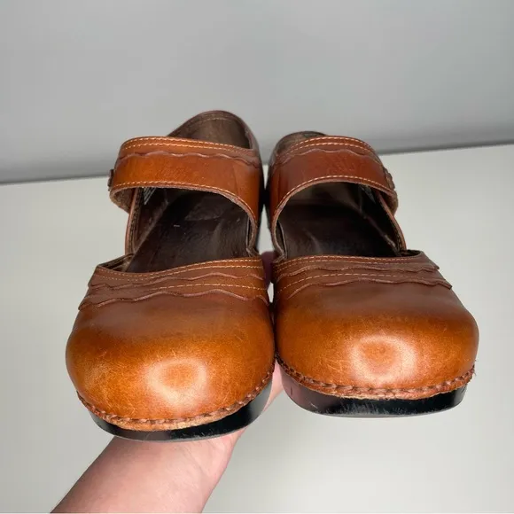 Dansko Harlow Mary Jane Clogs Brown Leather Size 39 Flowers Daisies