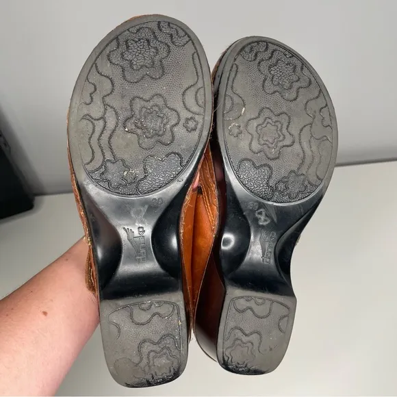 Dansko Harlow Mary Jane Clogs Brown Leather Size 39 Flowers Daisies