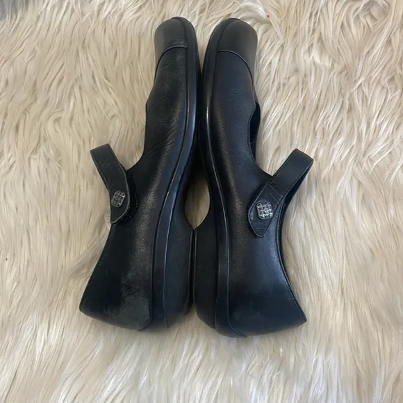 Dansko leather Velcro black round toe slip on clogs nurse business shoes sz 39