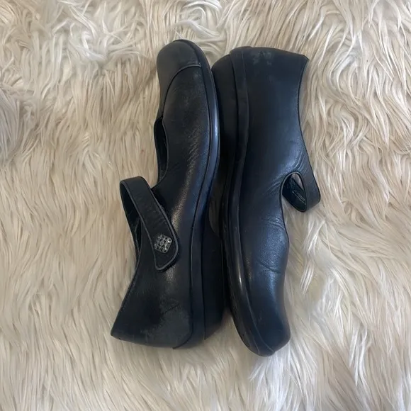 Dansko leather Velcro black round toe slip on clogs nurse business shoes sz 39